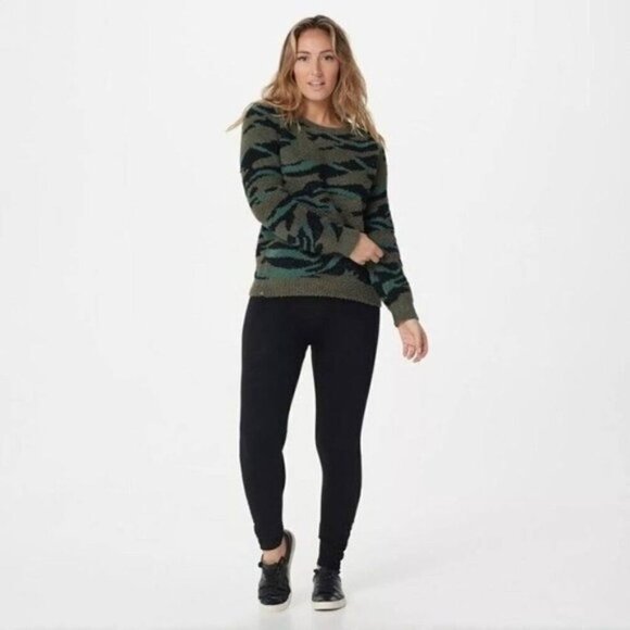 Barefoot Dreams cozychic seasode crew neck pullover green camo small - Picture 8 of 8